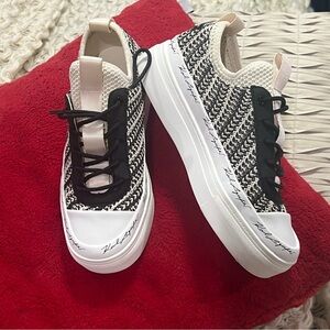 Karl Lagerfeld Cona Low Top Black White Knit Pull-on 1.5 Inch Platform Sneakers